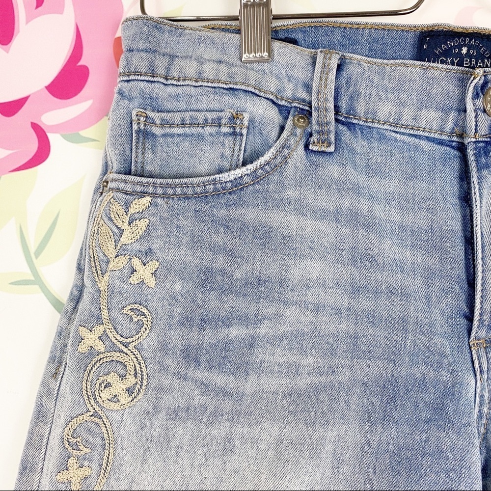 Lucky Brand Light Wash The Roll Up Boho Embroidered Denim Jean Shorts 26 - Picture 3 of 7